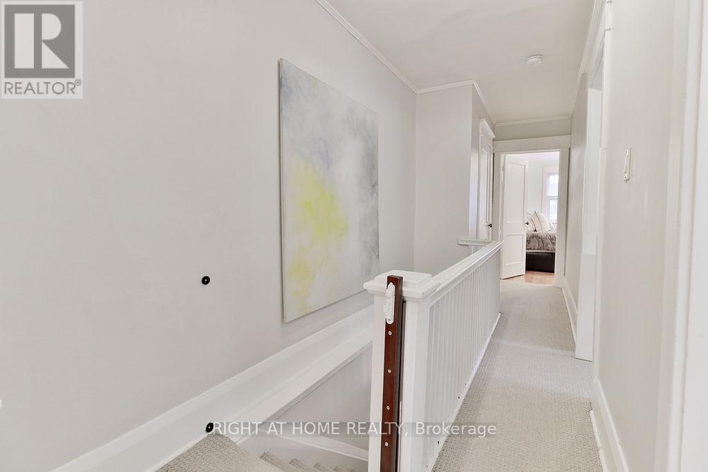 130 Springdale Boulevard, Toronto, Ontario  M4J 1W9 - Photo 14 - E13087862