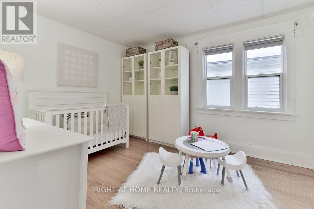 130 Springdale Boulevard, Toronto, Ontario  M4J 1W9 - Photo 18 - E13087862