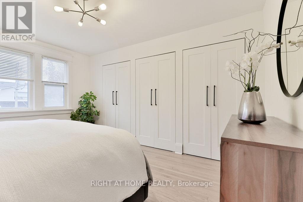 130 Springdale Boulevard, Toronto, Ontario  M4J 1W9 - Photo 16 - E13087862