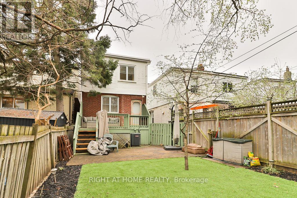 130 Springdale Boulevard, Toronto, Ontario  M4J 1W9 - Photo 27 - E13087862