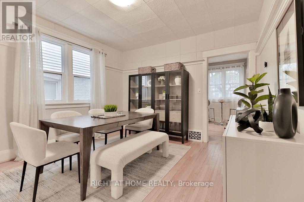 130 Springdale Boulevard, Toronto, Ontario  M4J 1W9 - Photo 7 - E13087862
