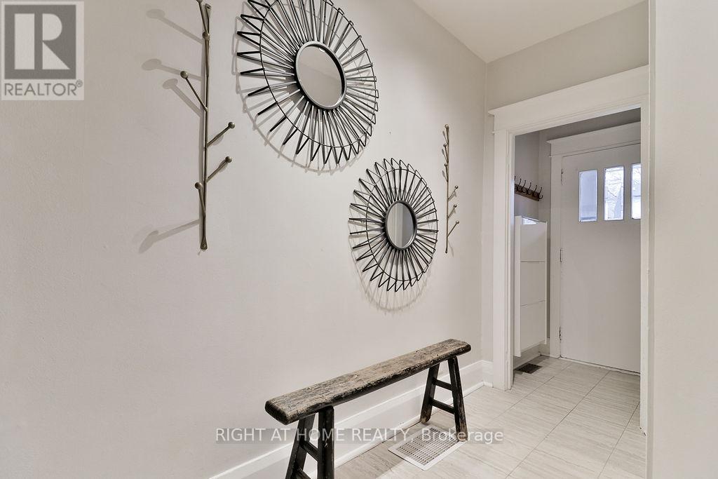 130 Springdale Boulevard, Toronto, Ontario  M4J 1W9 - Photo 13 - E13087862