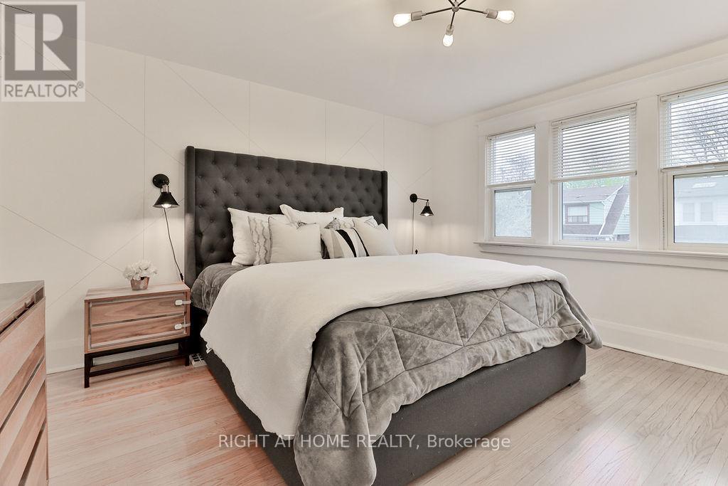 130 Springdale Boulevard, Toronto, Ontario  M4J 1W9 - Photo 15 - E13087862