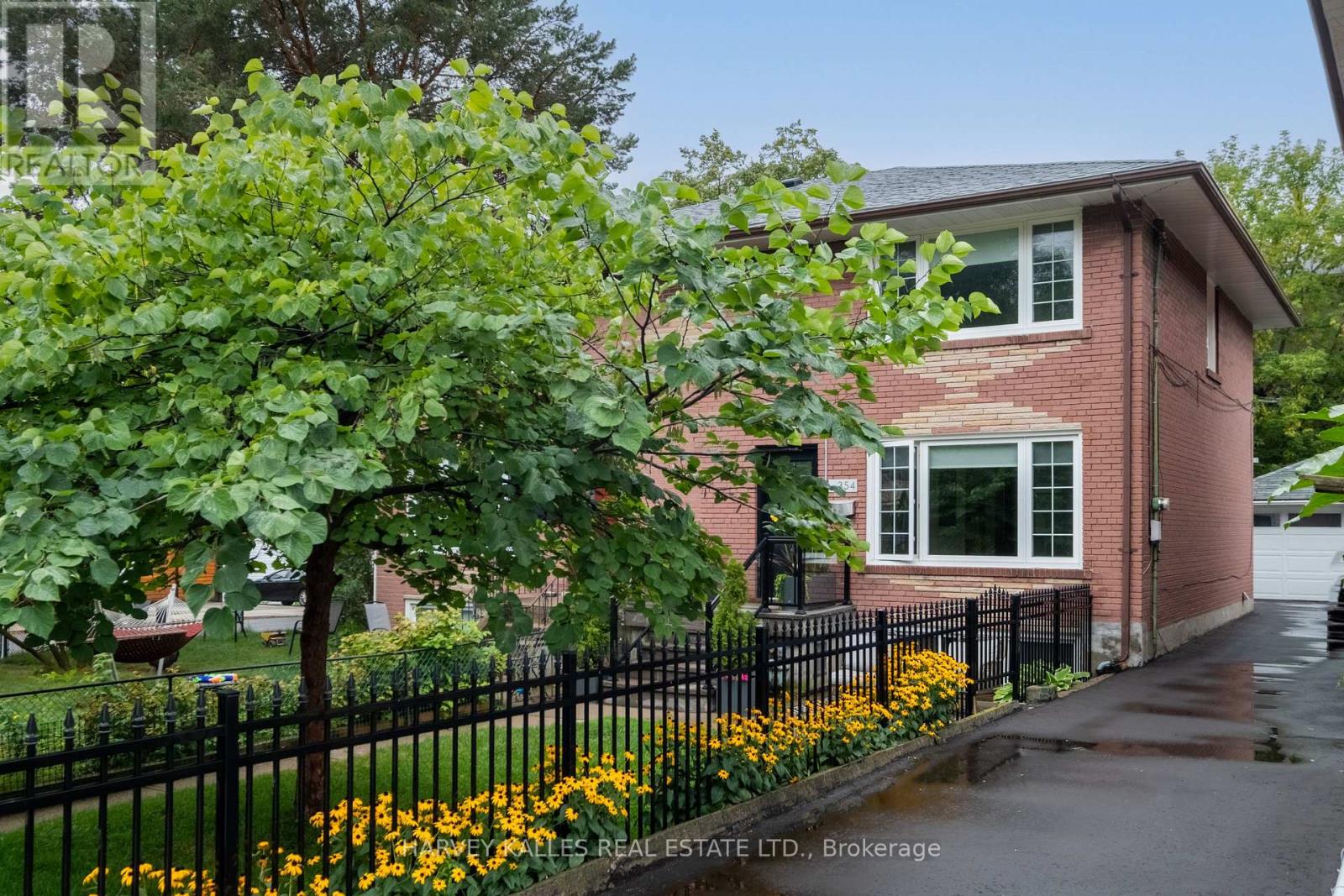 354 Highfield Road, Toronto, Ontario  M4L 2V6 - Photo 20 - E13090628