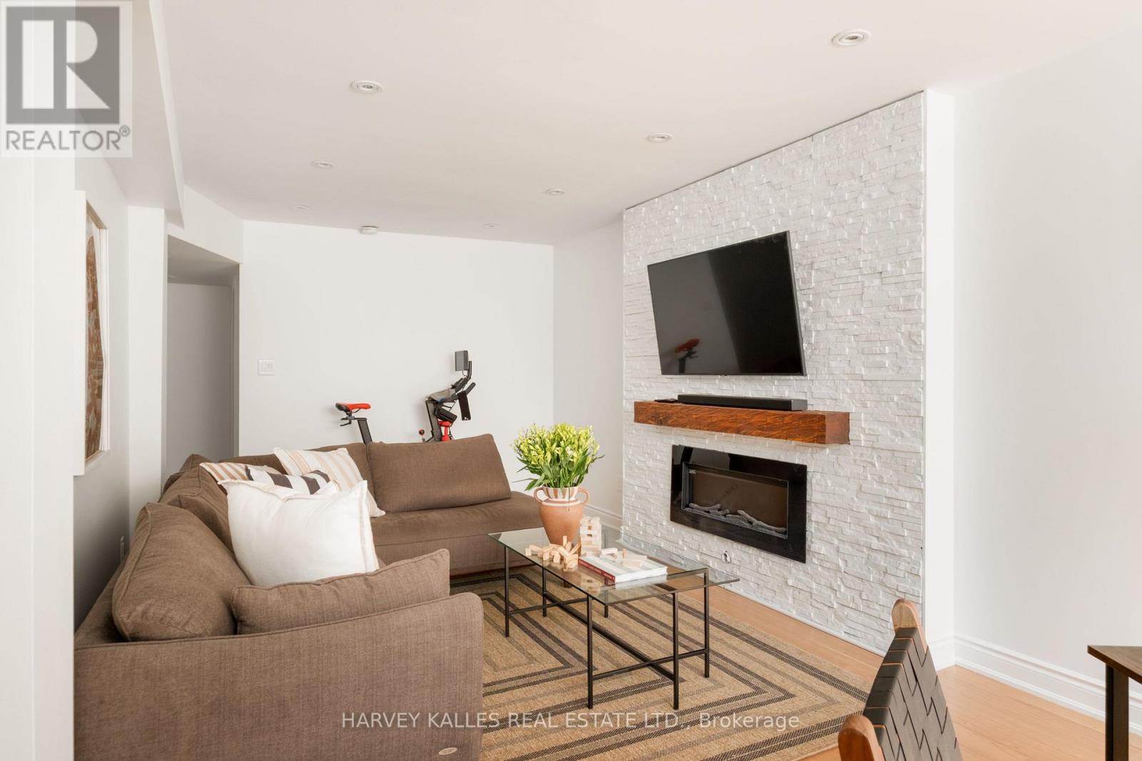 354 Highfield Road, Toronto, Ontario  M4L 2V6 - Photo 35 - E13090628
