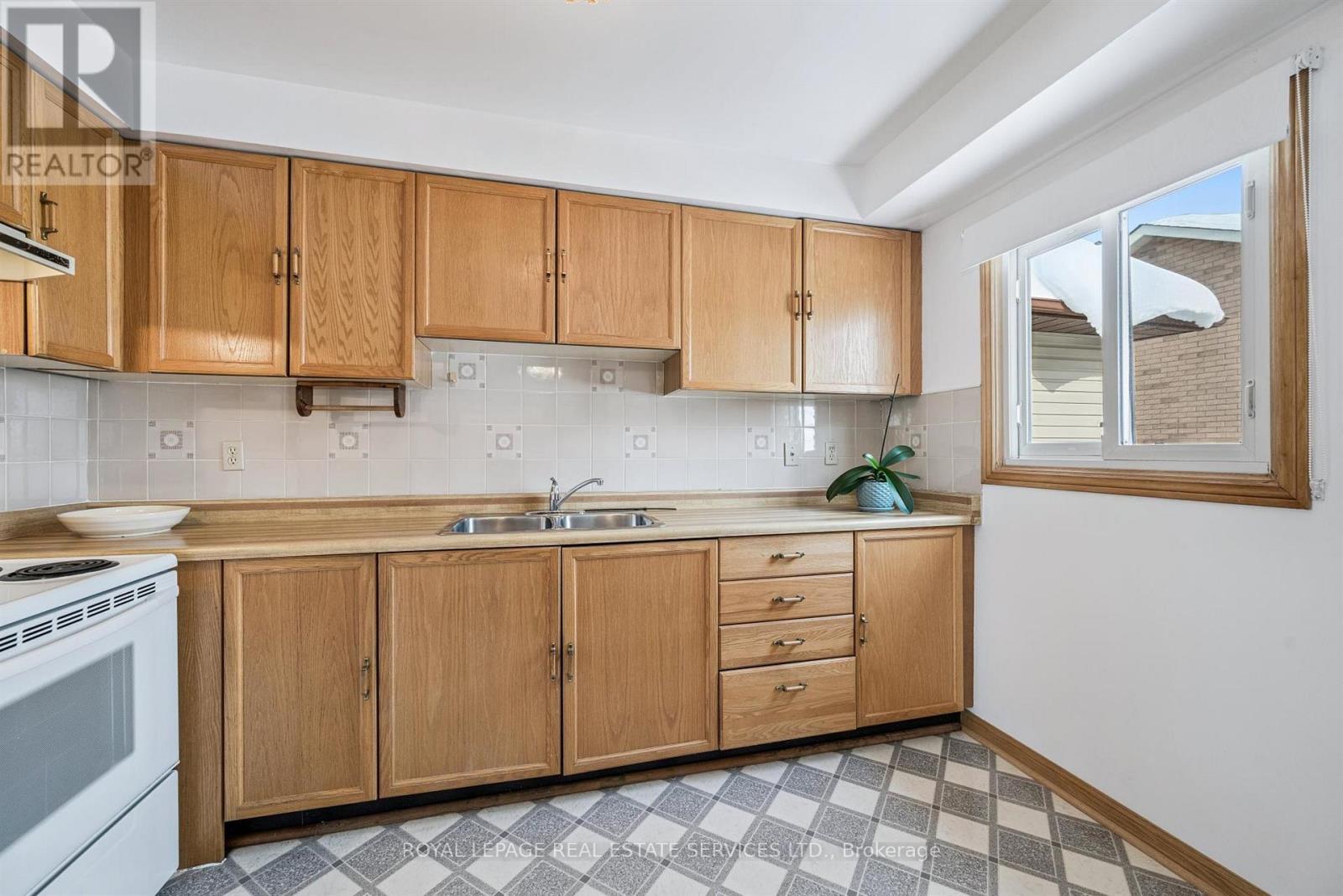 236 O'donoghue Avenue, Oakville, Ontario  L6H 3W6 - Photo 40 - W12742876