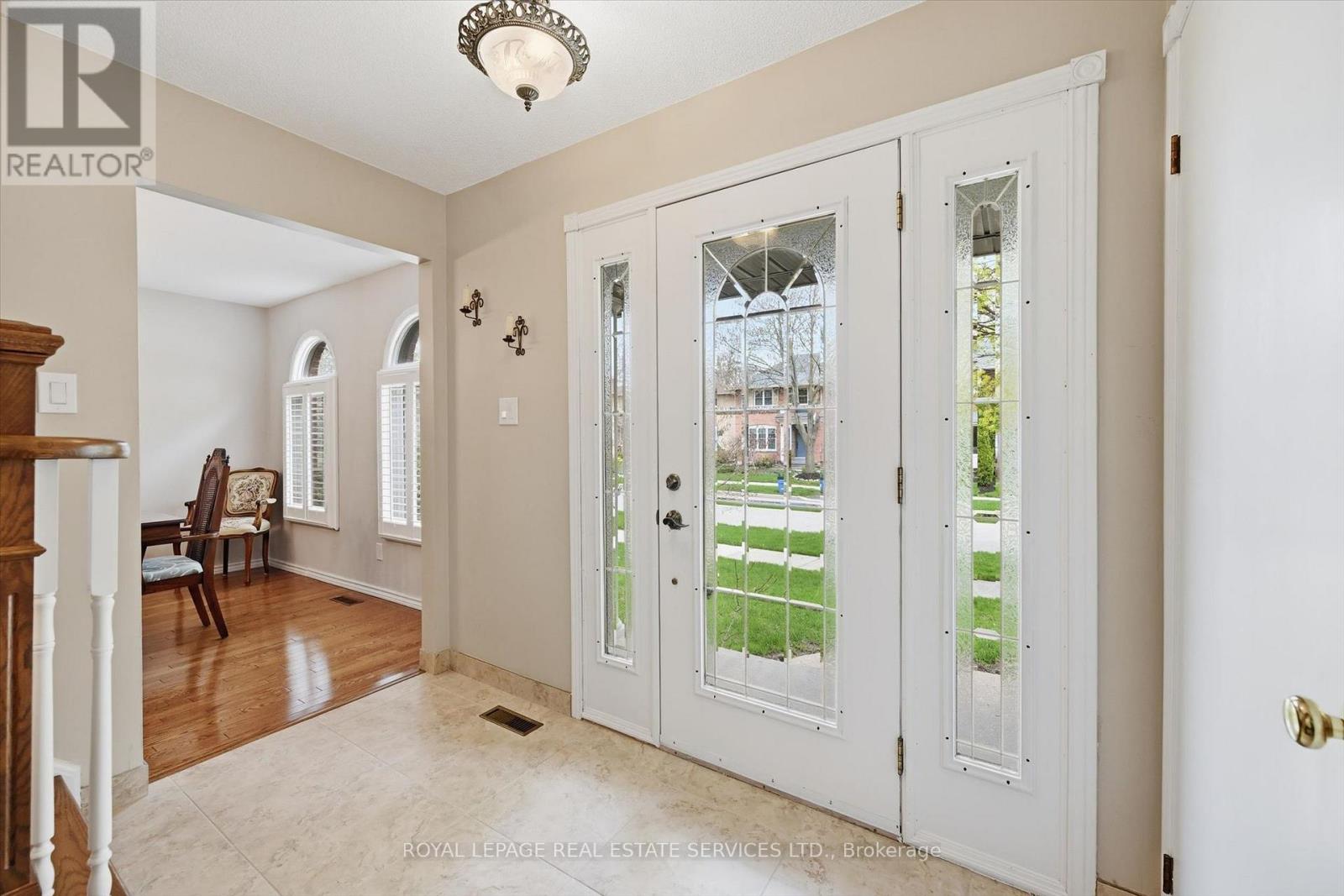 236 O'donoghue Avenue, Oakville, Ontario  L6H 3W6 - Photo 6 - W12742876