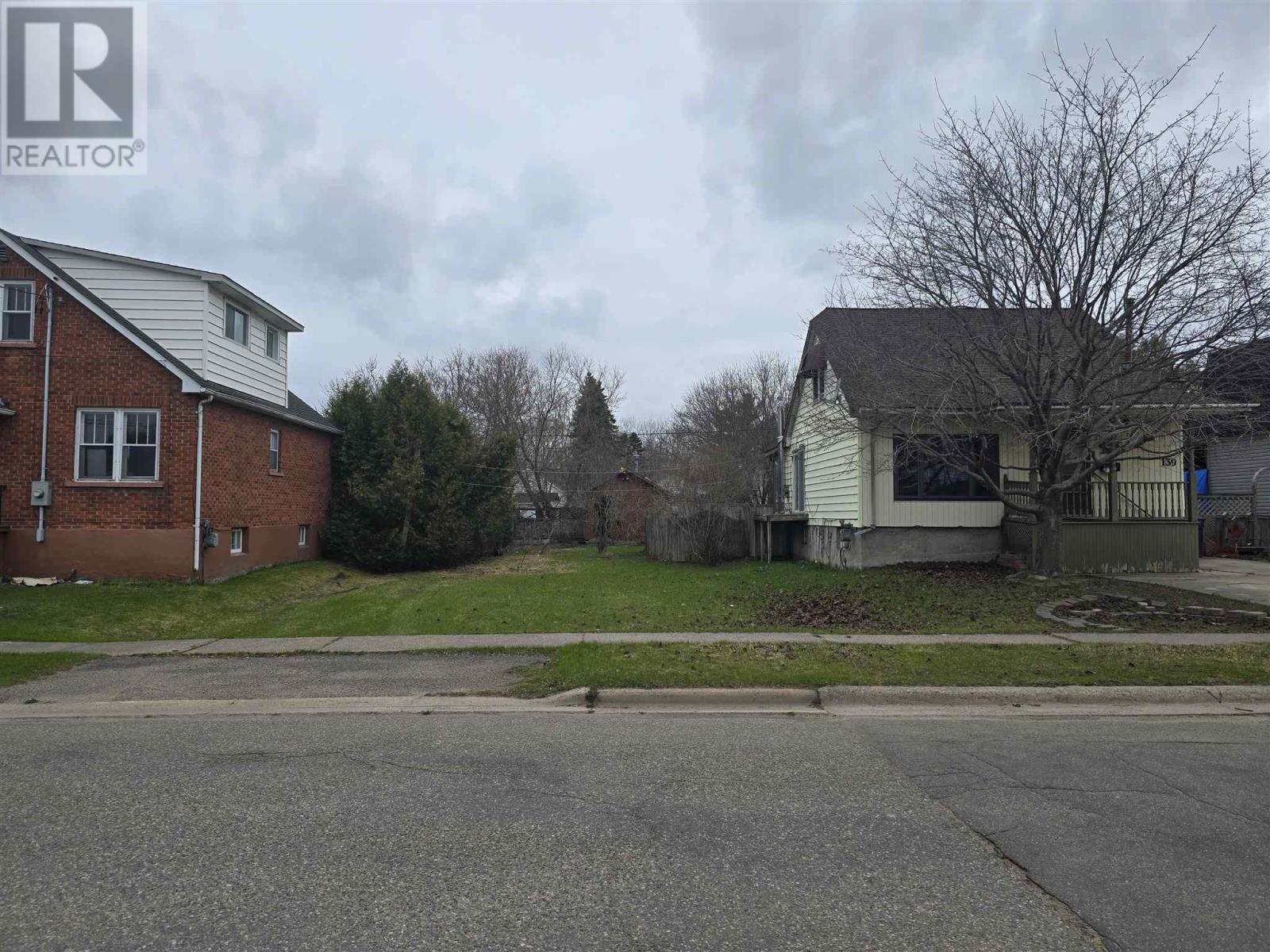 137 Carufel Ave, Sault Ste. Marie, Ontario  P6C 4T5 - Photo 3 - SM260879