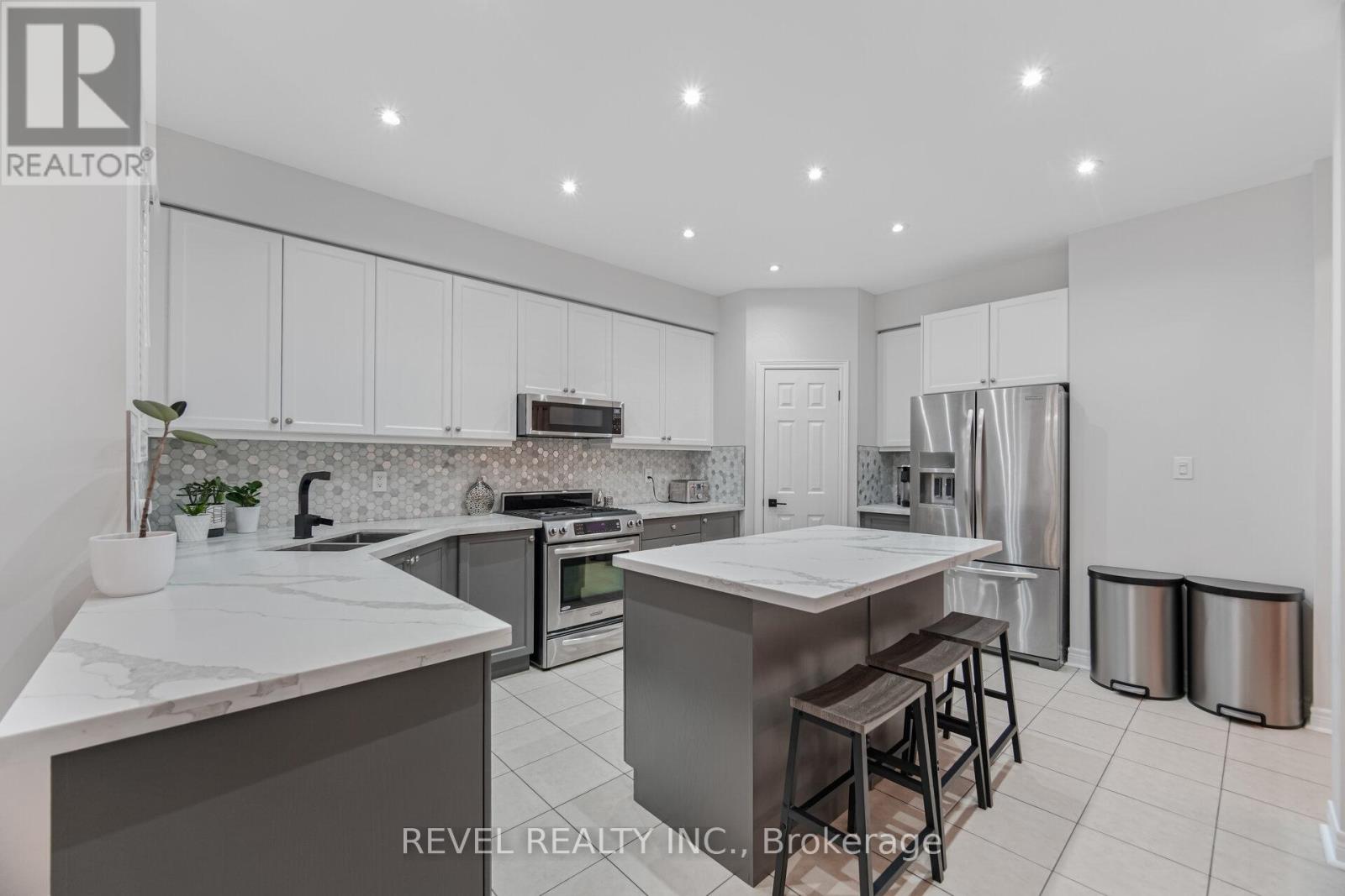 323 Bessborough Drive, Milton, Ontario  L9T 8P5 - Photo 10 - W13090828