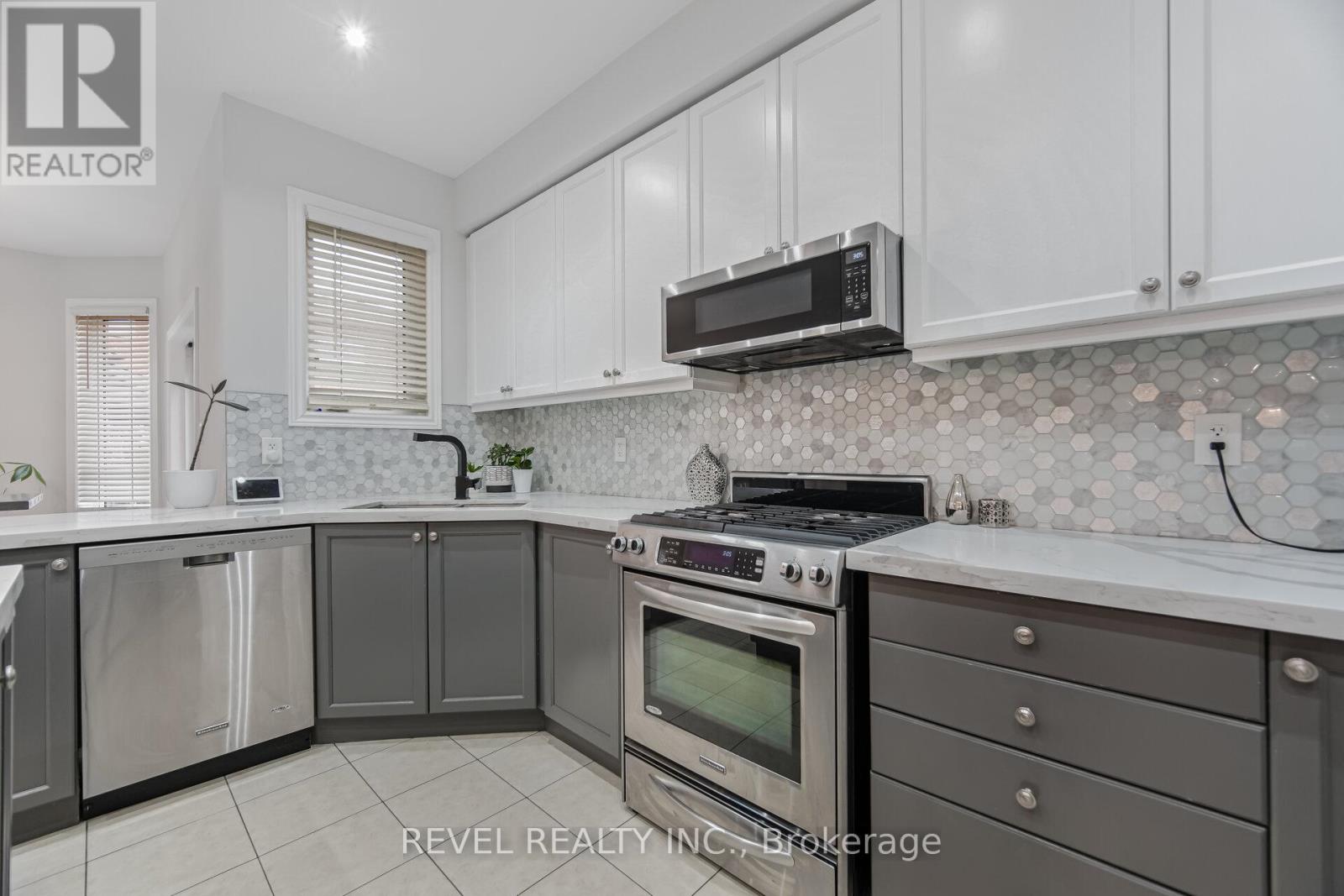 323 Bessborough Drive, Milton, Ontario  L9T 8P5 - Photo 11 - W13090828