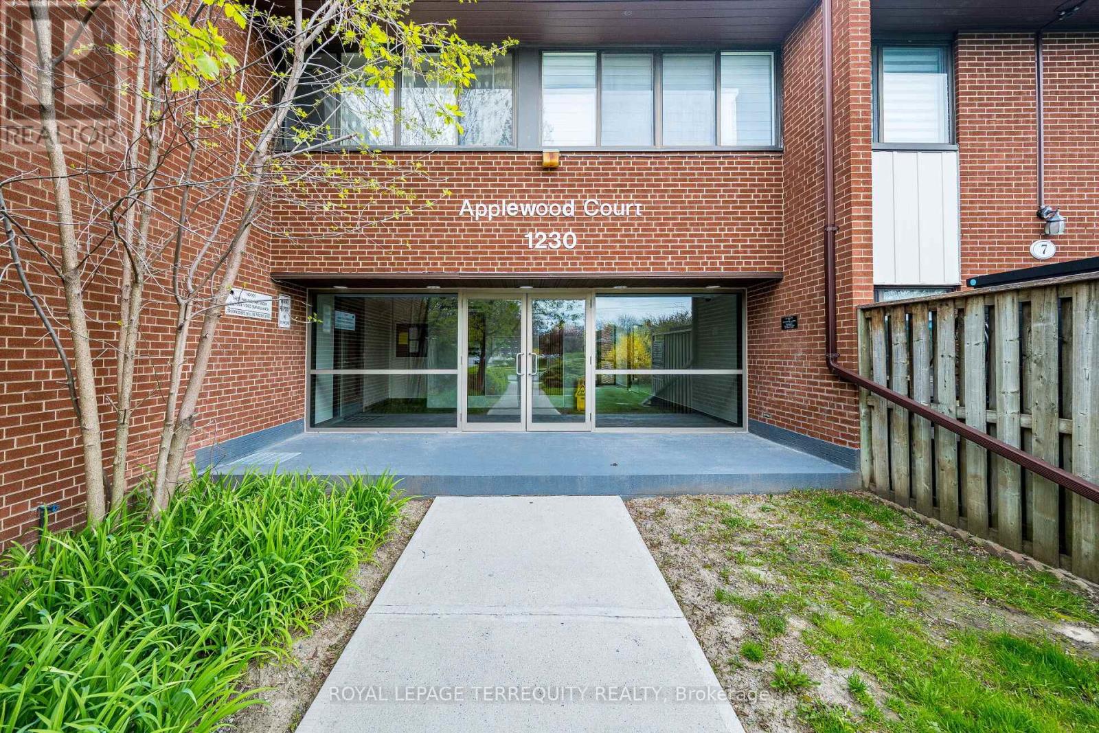 Th#15 - 1230 Gripsholm Road, Mississauga, Ontario  L4Y 2G9 - Photo 2 - W13090836