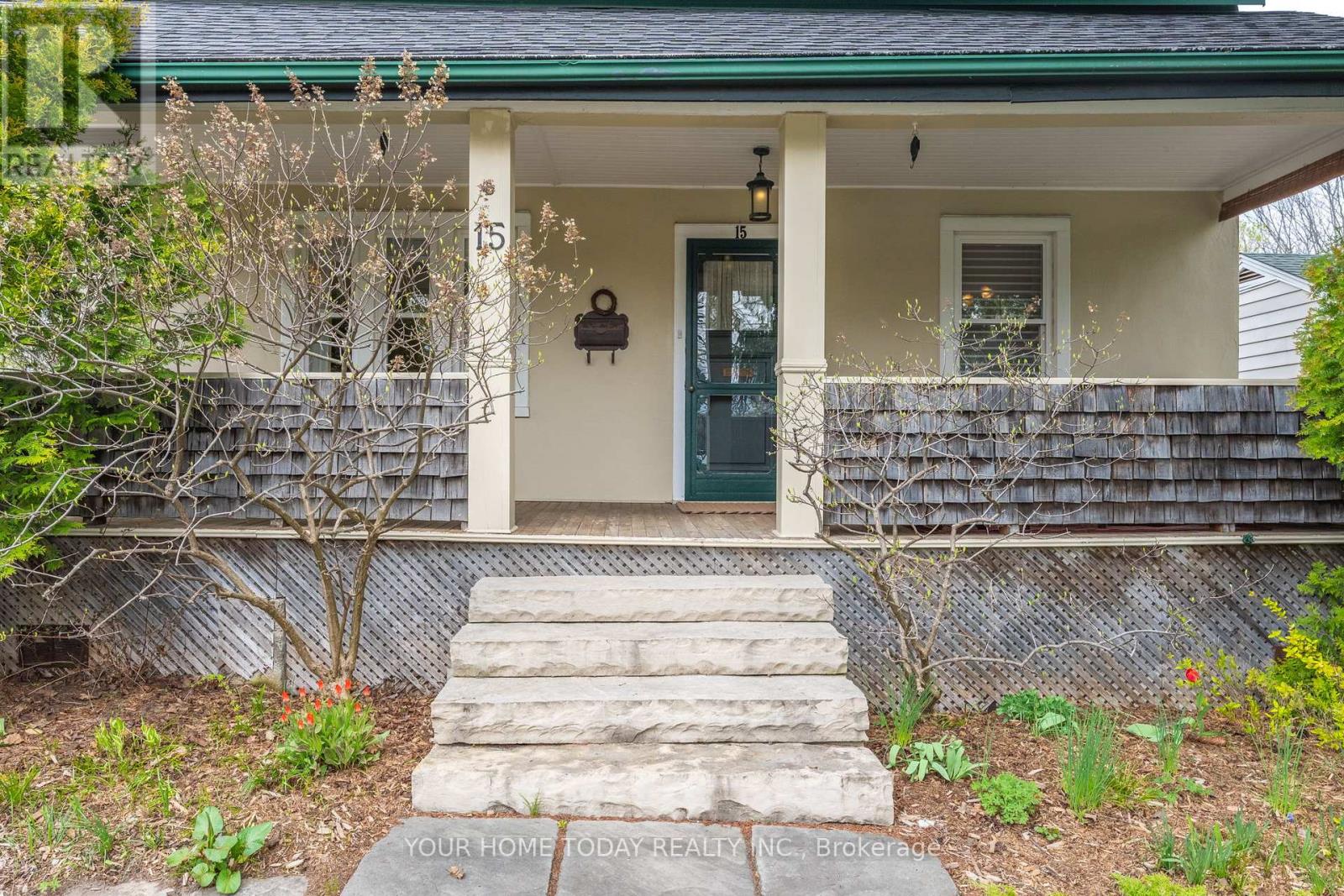 15 Albert Street, Halton Hills, Ontario  L7G 2A8 - Photo 2 - W13090932