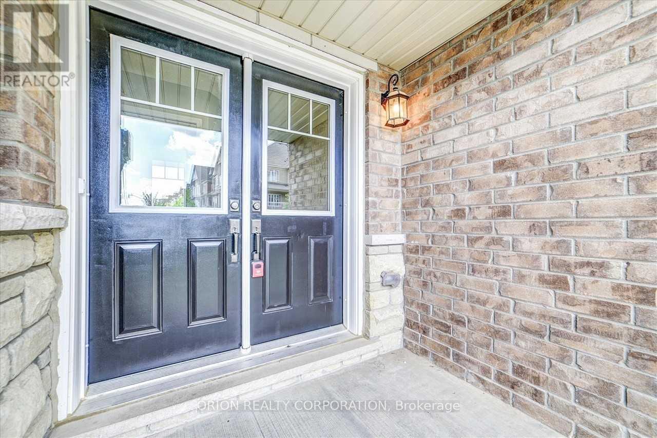56 Golden Springs Drive N, Brampton, Ontario  L7A 2X1 - Photo 4 - W13090946