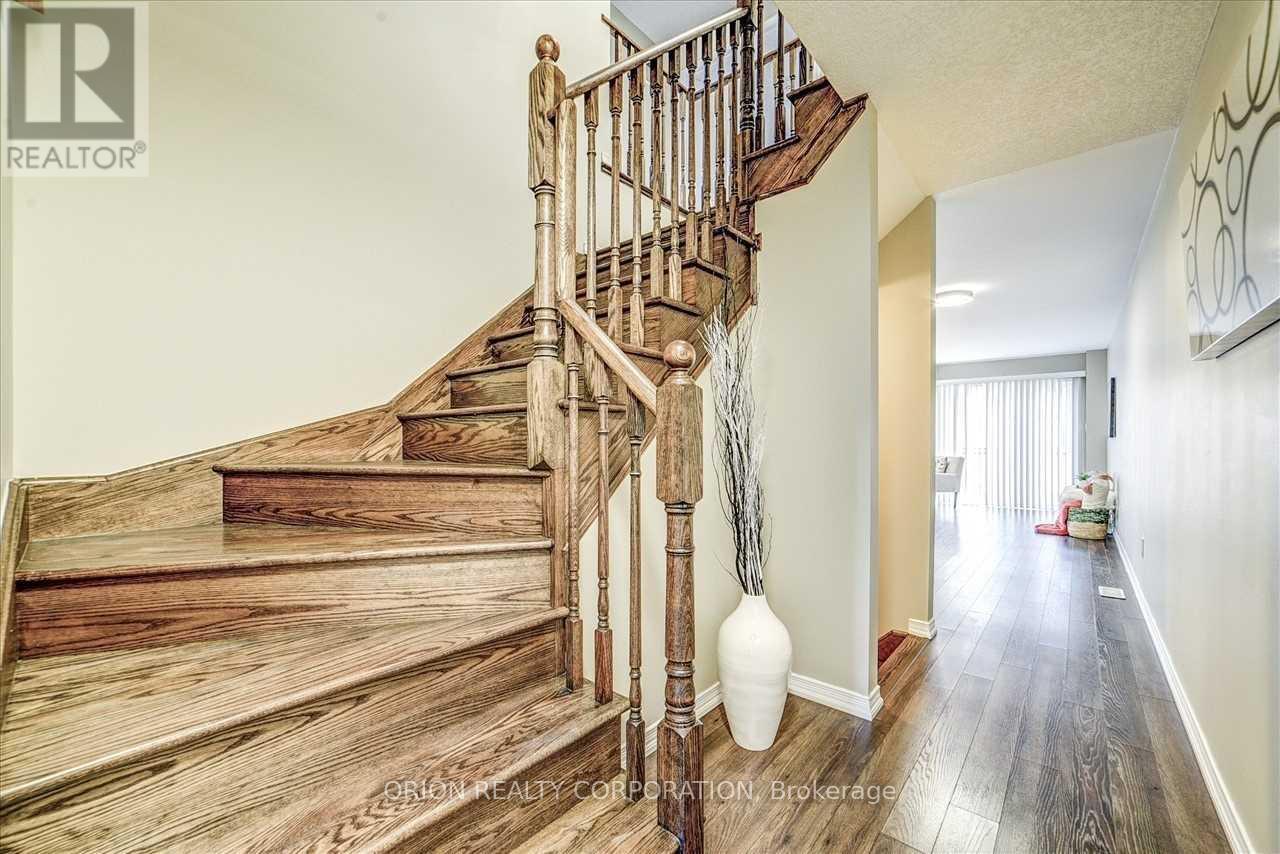 56 Golden Springs Drive N, Brampton, Ontario  L7A 2X1 - Photo 7 - W13090946