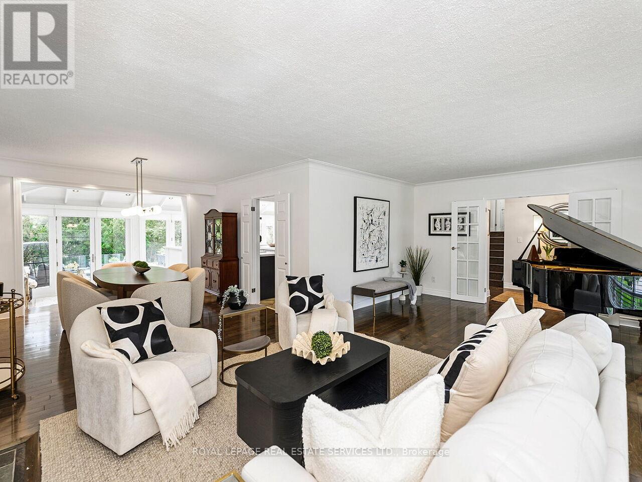 1454 Chasehurst Drive, Mississauga, Ontario  L5J 3A7 - Photo 4 - W13090952