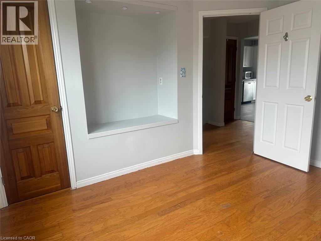 64 Gage Avenue S Unit# Upper, Hamilton, Ontario  L8M 3C9 - Photo 4 - 40827611