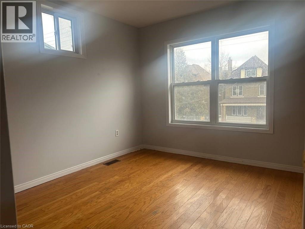 64 Gage Avenue S Unit# Upper, Hamilton, Ontario  L8M 3C9 - Photo 8 - 40827611