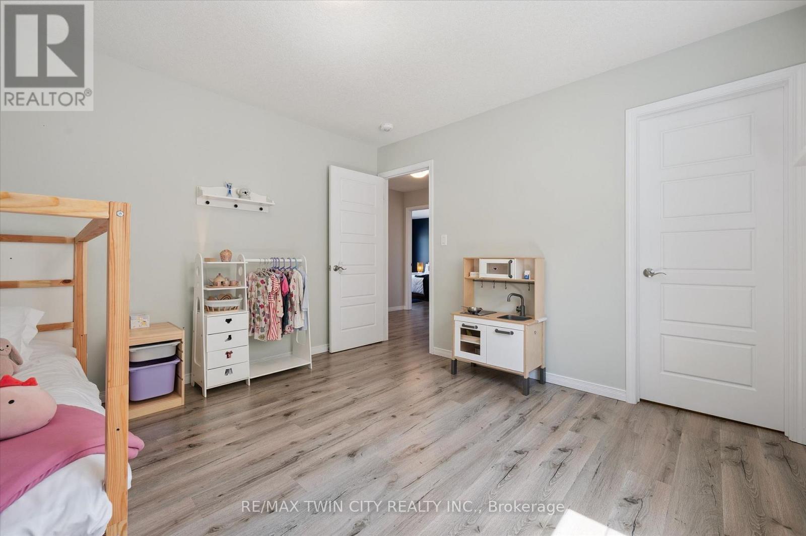 33 Mistywood Street, Kitchener, Ontario  N2P 2N1 - Photo 20 - X13090902