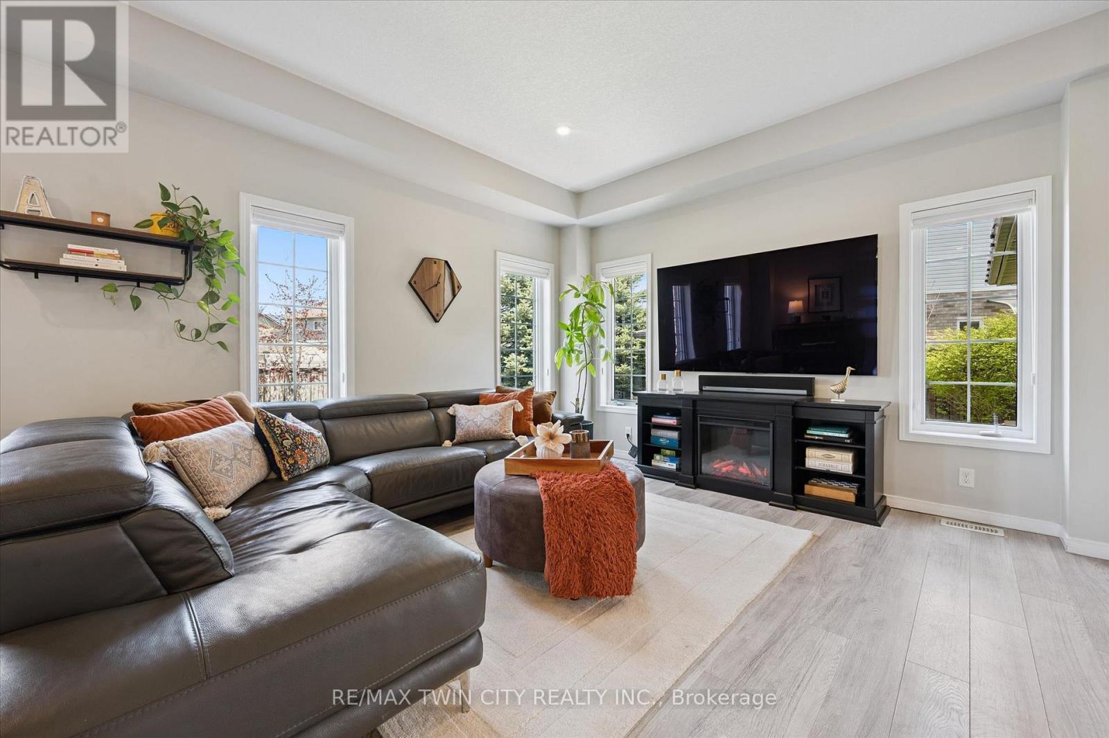 33 Mistywood Street, Kitchener, Ontario  N2P 2N1 - Photo 8 - X13090902