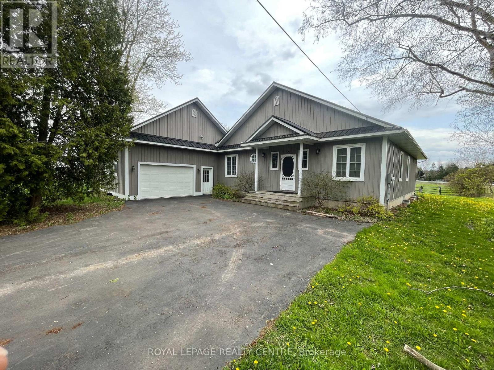 20 CARLISLE ROAD, Hamilton, Ontario