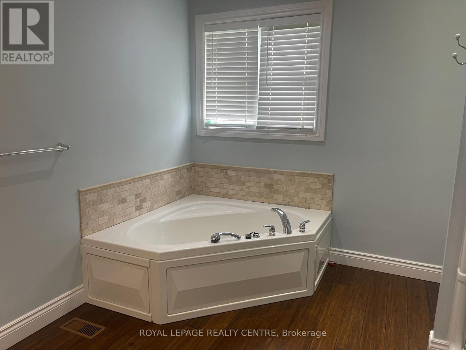 20 Carlisle Road, Hamilton, Ontario  L8B 1C9 - Photo 24 - X13090922