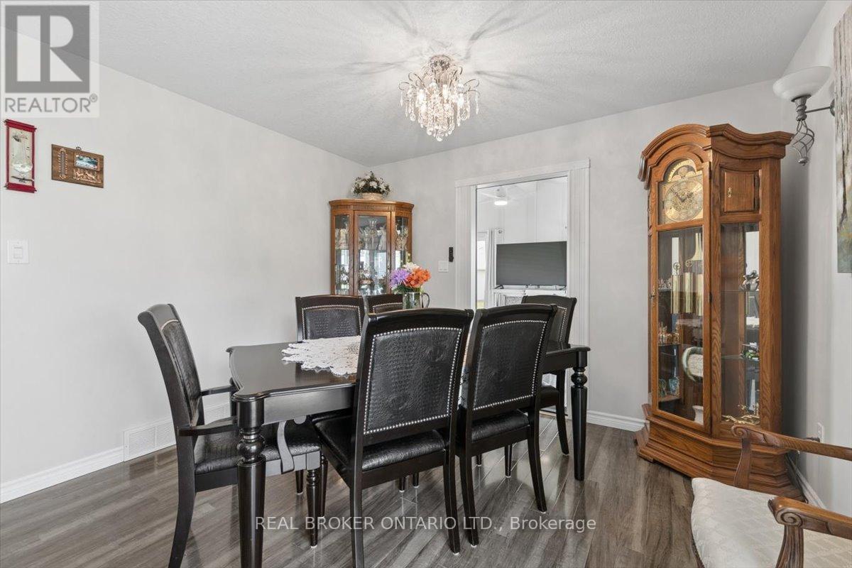 17 Greenfield Place, Wilmot, Ontario  N3A 2G6 - Photo 8 - X13090940