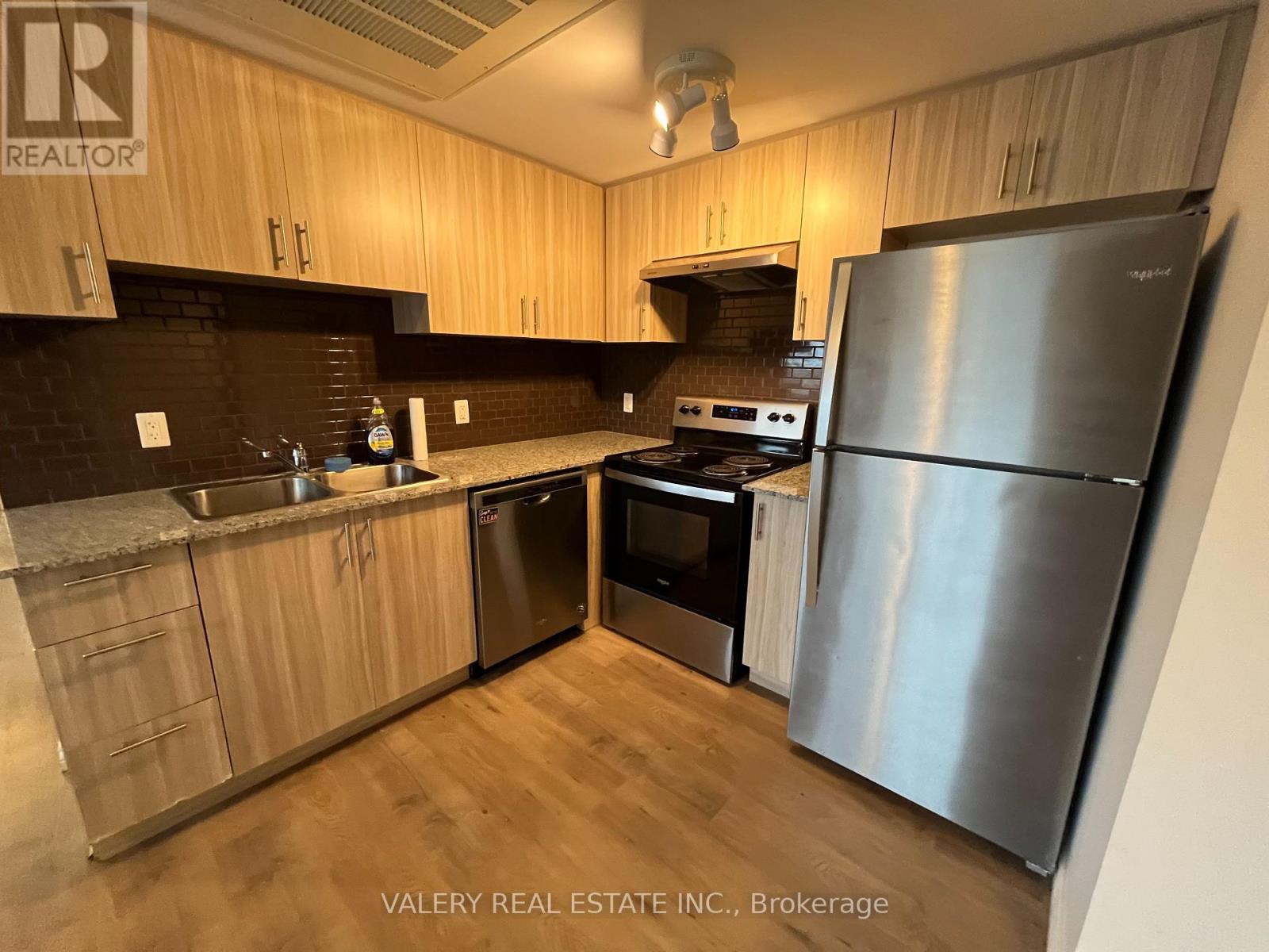 A508 - 275 Larch Street, Waterloo, Ontario  N2L 3R2 - Photo 2 - X13090942