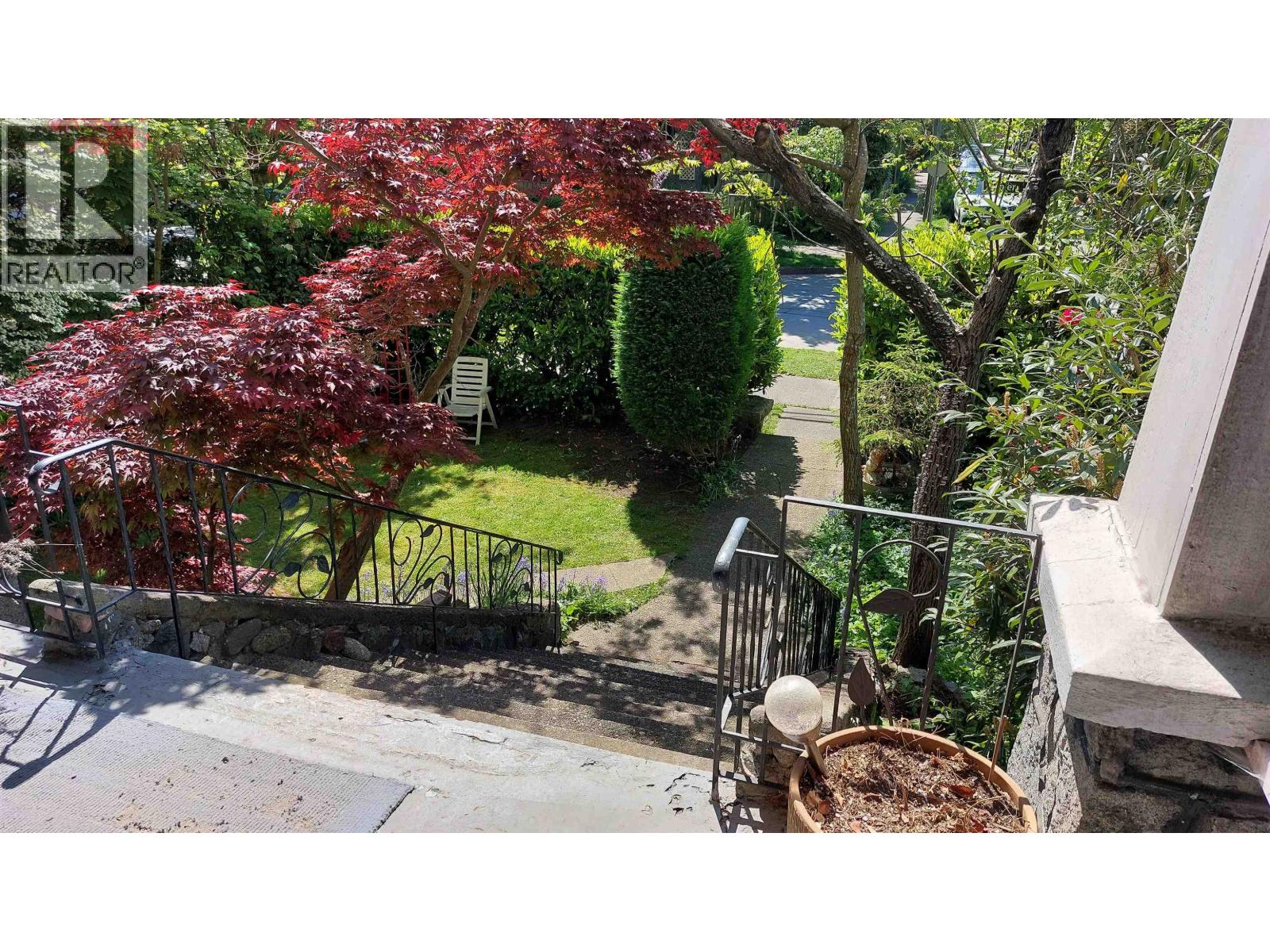 1951 Napier Street, Vancouver, British Columbia  V5L 2N6 - Photo 2 - R3119550