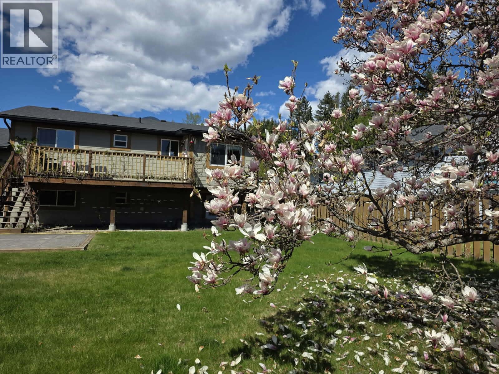 304 5th  NW Street, Nakusp, British Columbia  V0G 1R0 - Photo 32 - 10376033