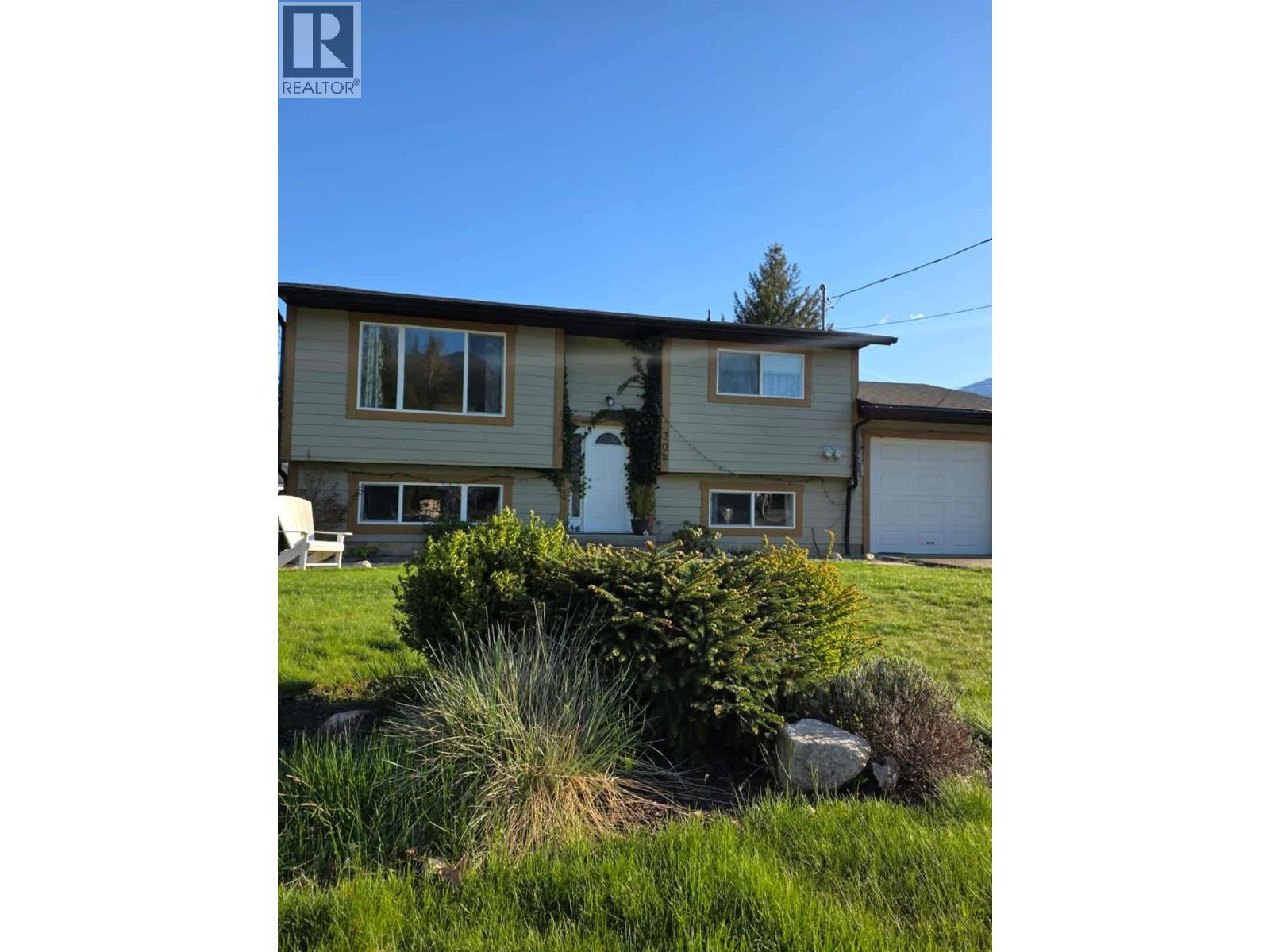 304 5th  NW Street, Nakusp, British Columbia  V0G 1R0 - Photo 31 - 10376033