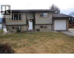 304 5TH  NW Street, Nakusp, British Columbia
