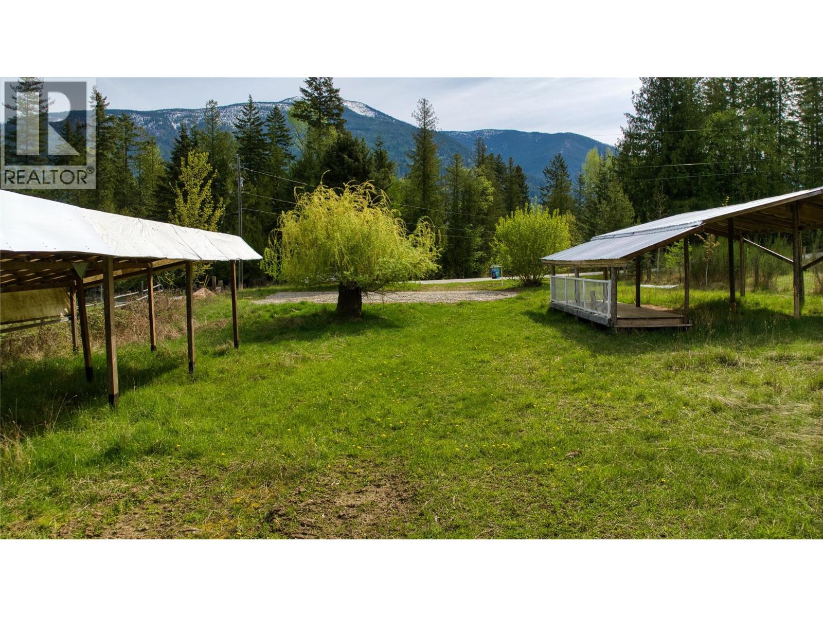 15775 Peters Road Road, Crawford Bay, British Columbia  V0B 1E0 - Photo 6 - 10385850