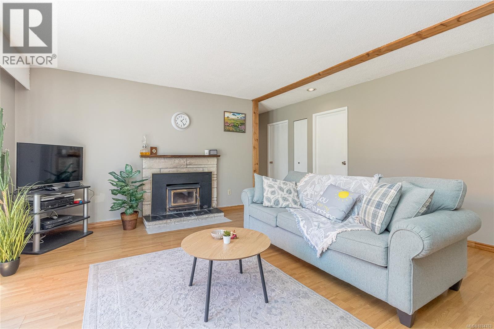 For Sale: 610 Chinook Ave, Parksville, ON | 4 Bed, 3 Bath House for $295,000. See 26 photos!