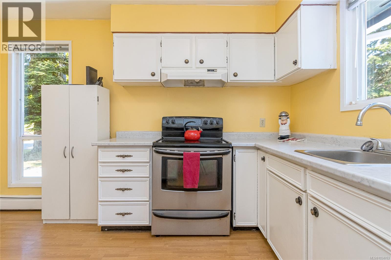 For Sale: 610 Chinook Ave, Parksville, ON | 4 Bed, 3 Bath House for $295,000. See 26 photos!