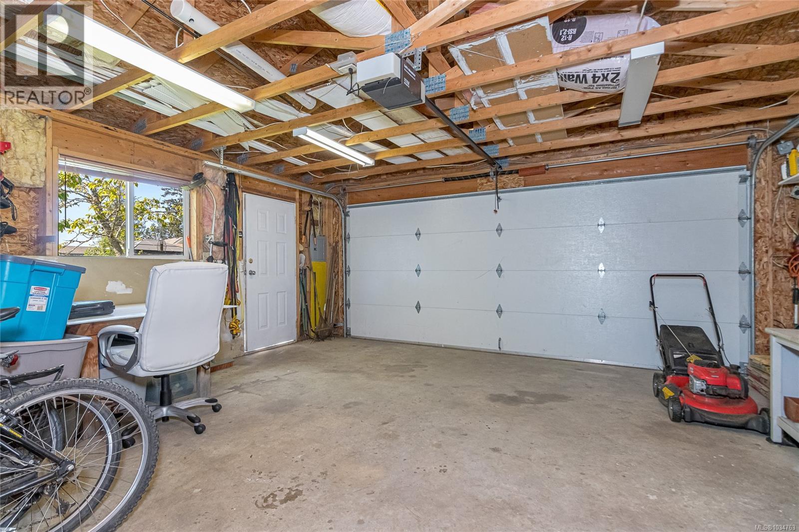 For Sale: 610 Chinook Ave, Parksville, ON | 4 Bed, 3 Bath House for $295,000. See 26 photos!