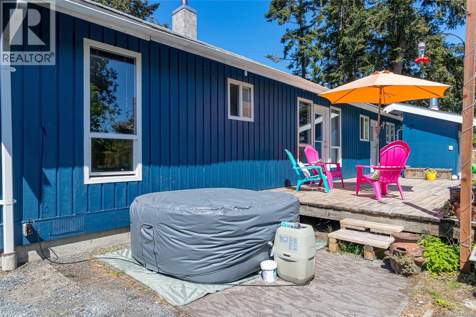 For Sale: 610 Chinook Ave, Parksville, ON | 4 Bed, 3 Bath House for $295,000. See 26 photos!