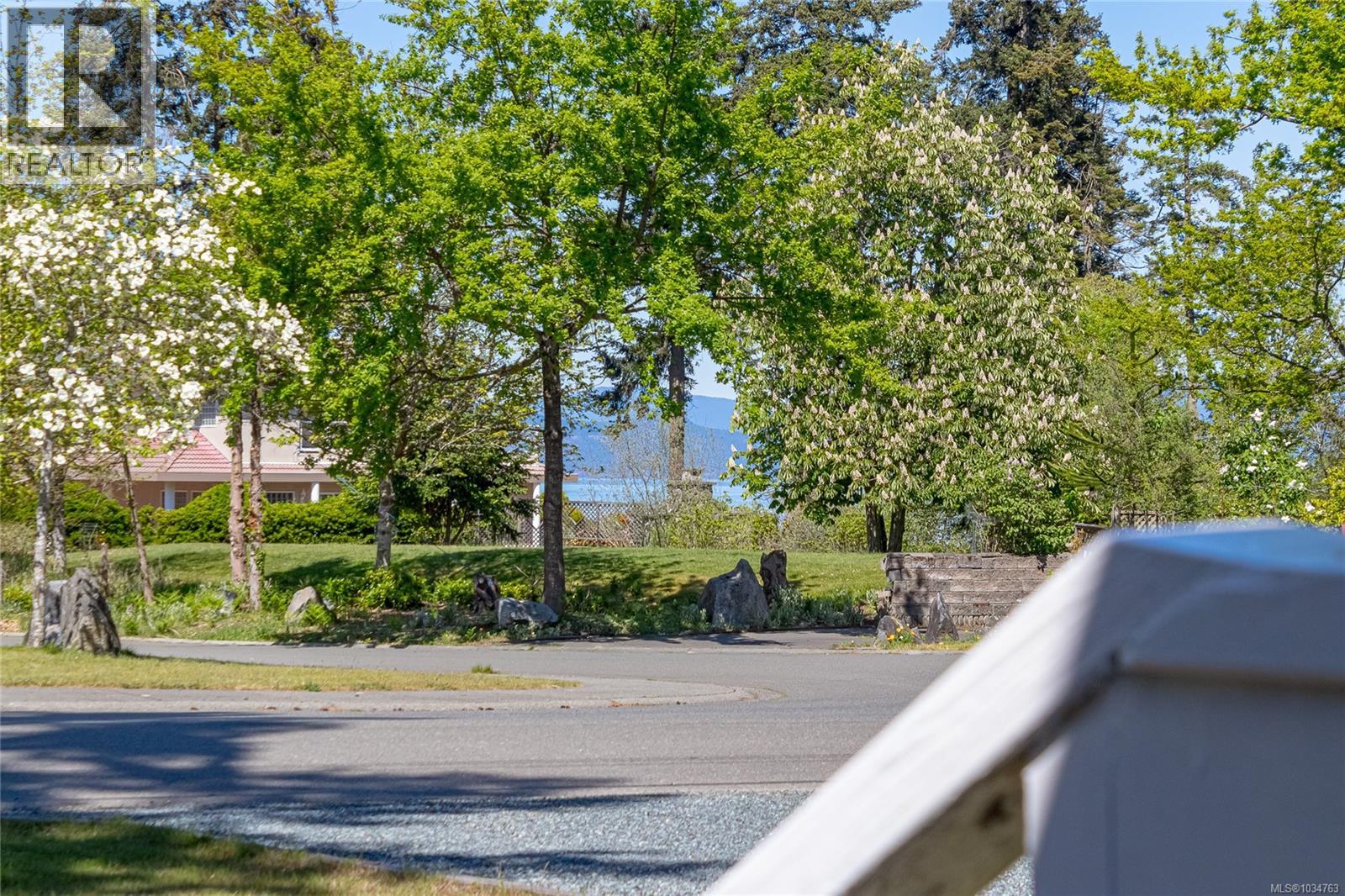 For Sale: 610 Chinook Ave, Parksville, ON | 4 Bed, 3 Bath House for $295,000. See 26 photos!