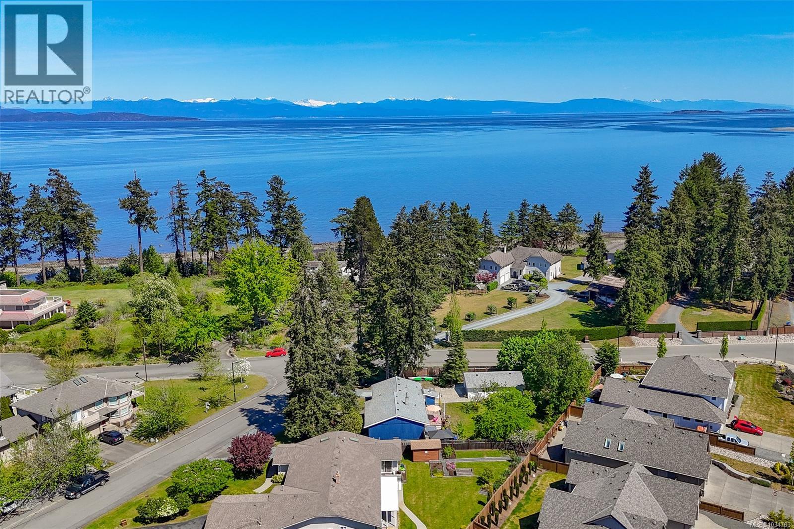 For Sale: 610 Chinook Ave, Parksville, ON | 4 Bed, 3 Bath House for $295,000. See 26 photos!