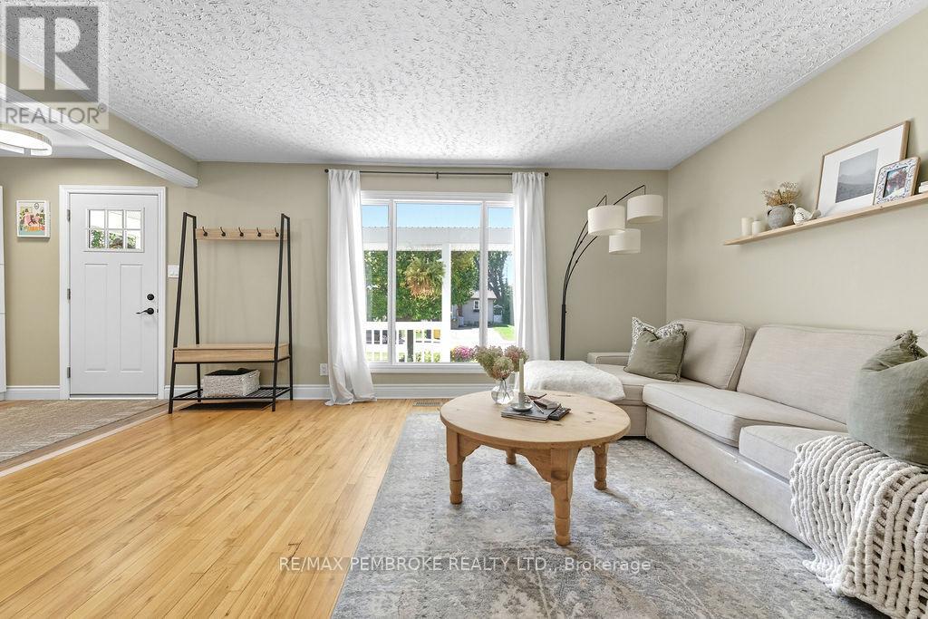 325 Chamberlain Street, Pembroke, Ontario  K8A 2M7 - Photo 16 - X13091208