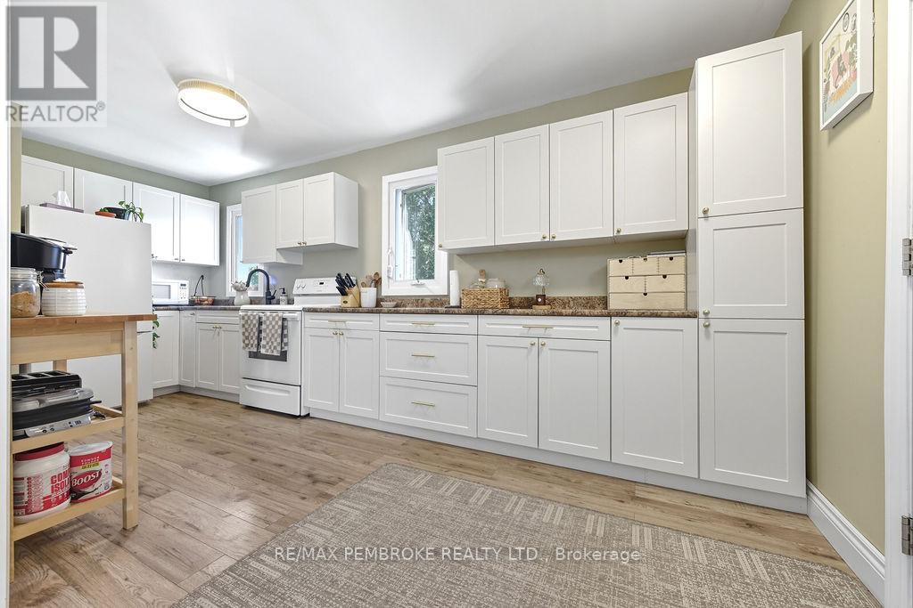 325 Chamberlain Street, Pembroke, Ontario  K8A 2M7 - Photo 5 - X13091208