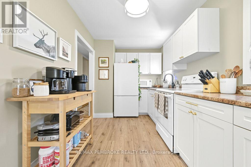 325 Chamberlain Street, Pembroke, Ontario  K8A 2M7 - Photo 6 - X13091208