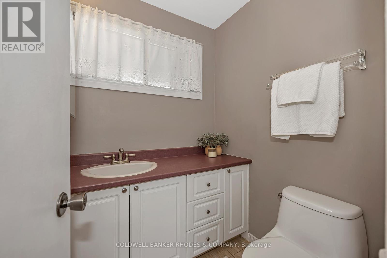 2047 Woodglen Crescent, Ottawa, Ontario  K1J 6G6 - Photo 17 - X13091184