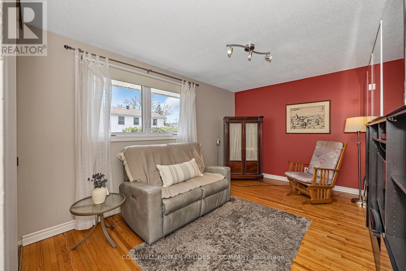 2047 Woodglen Crescent, Ottawa, Ontario  K1J 6G6 - Photo 18 - X13091184