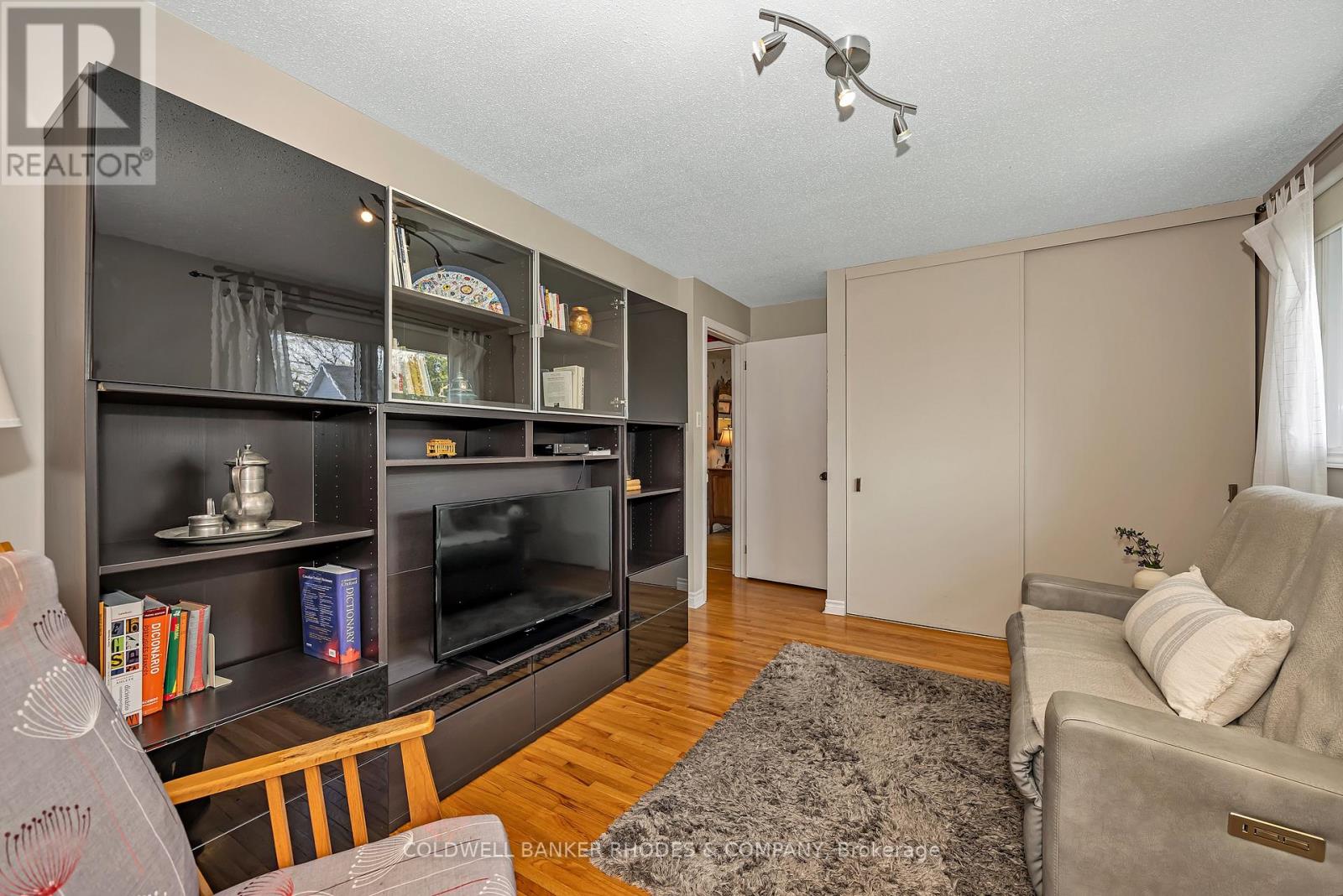 2047 Woodglen Crescent, Ottawa, Ontario  K1J 6G6 - Photo 19 - X13091184