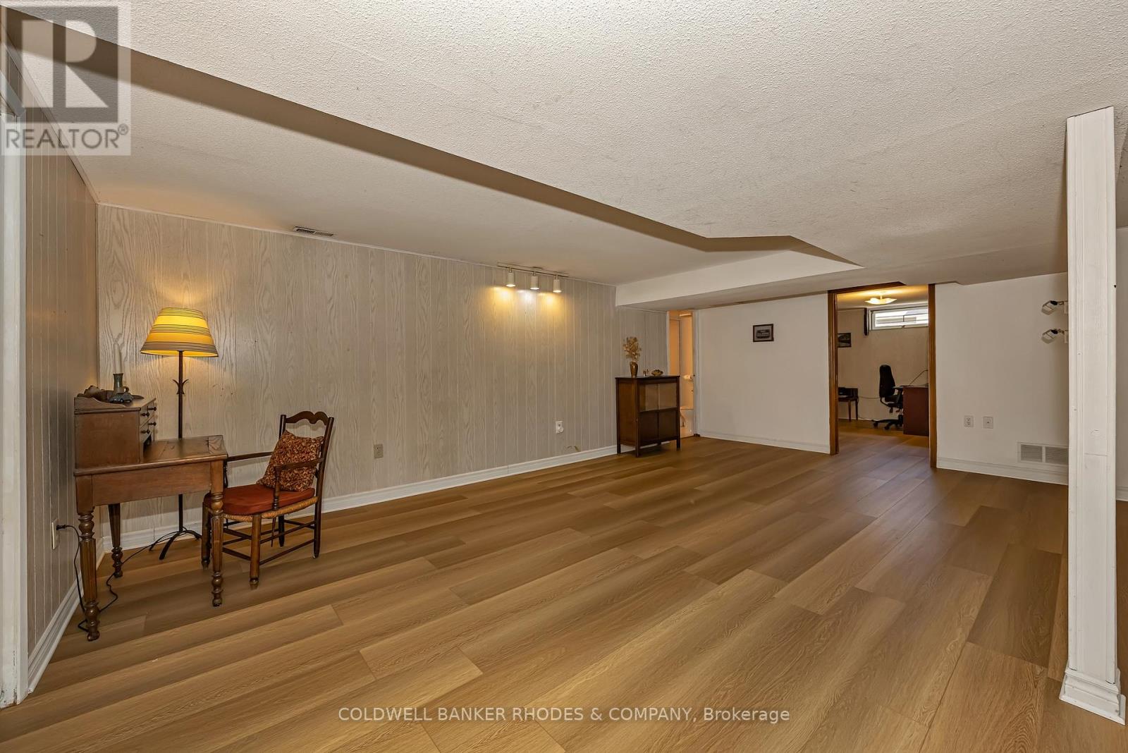2047 Woodglen Crescent, Ottawa, Ontario  K1J 6G6 - Photo 22 - X13091184