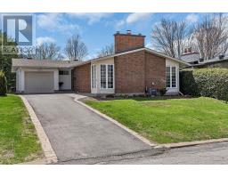 2047 WOODGLEN CRESCENT, Ottawa, Ontario