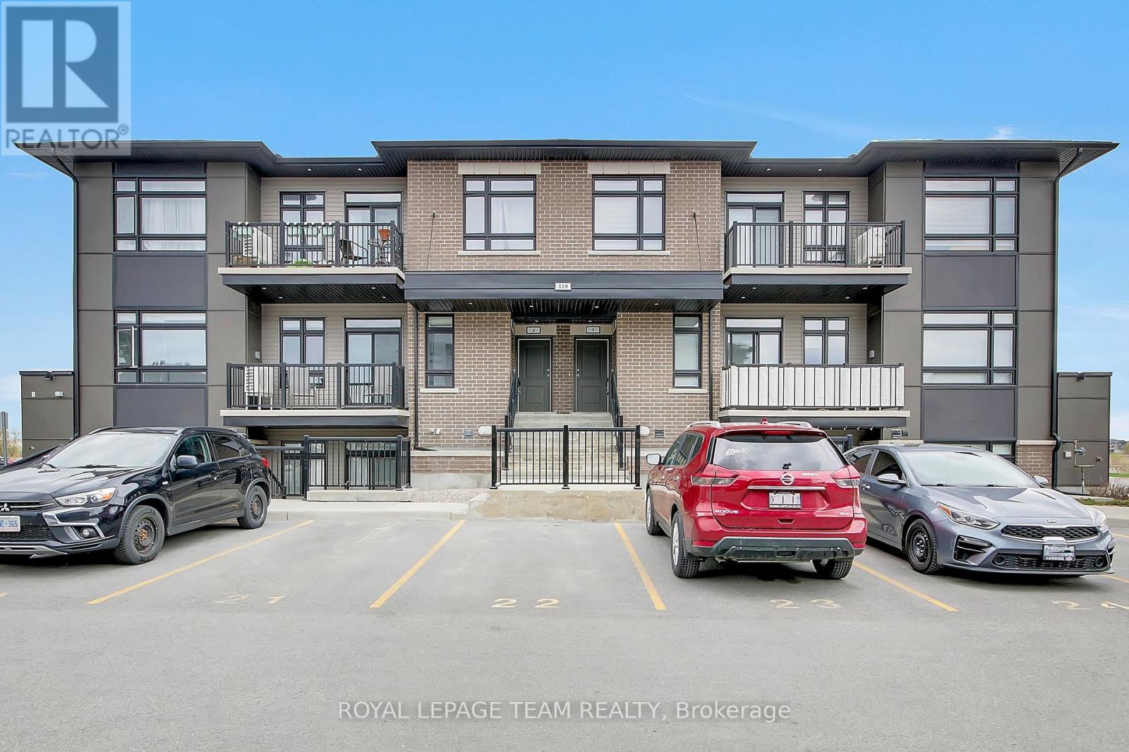 F - 320 Tulum Crescent, Ottawa, Ontario  K2S 0W1 - Photo 1 - X13091192