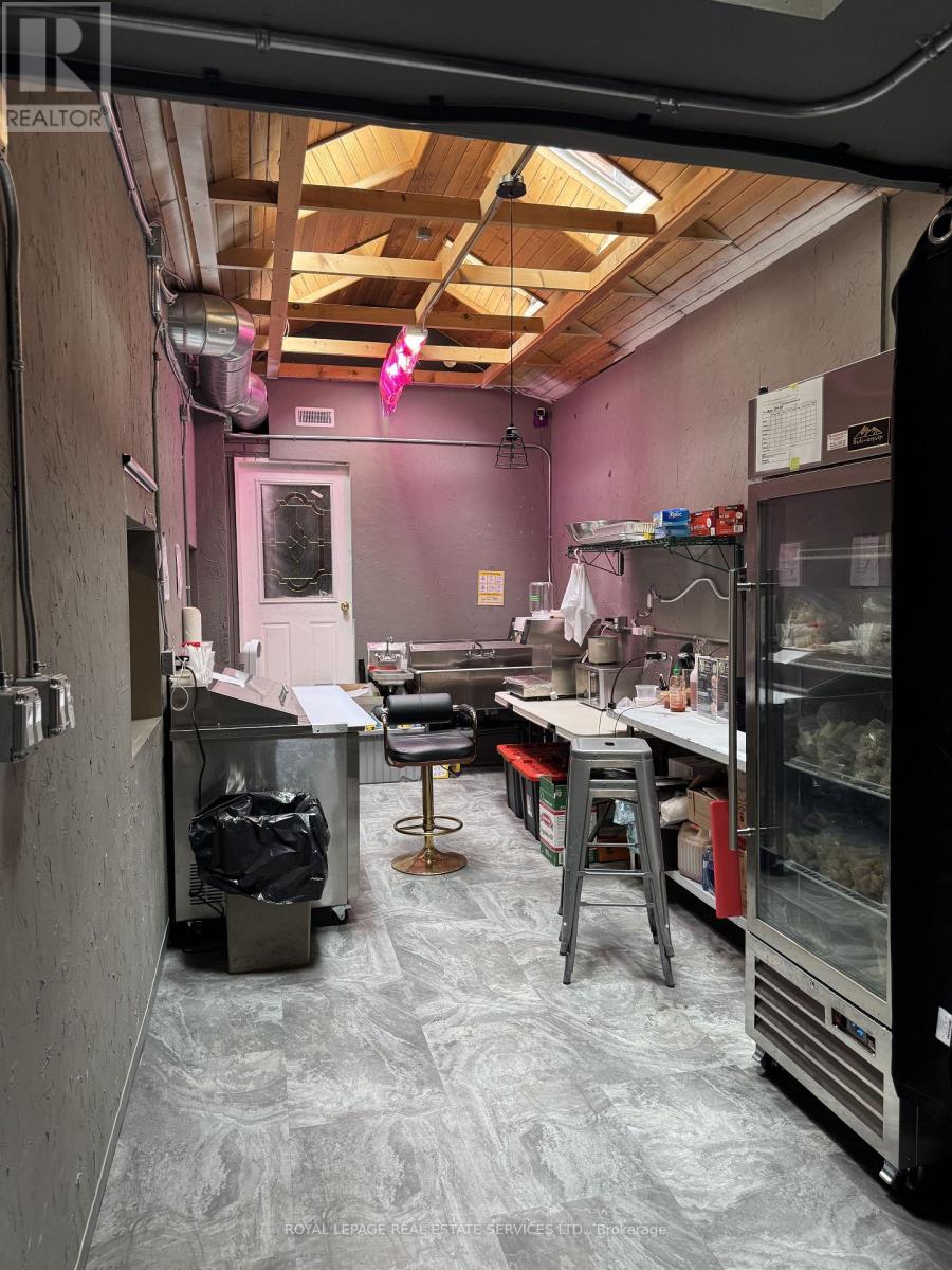 172 Ossington Avenue, Toronto, Ontario  M6J 2Z7 - Photo 22 - C13076702