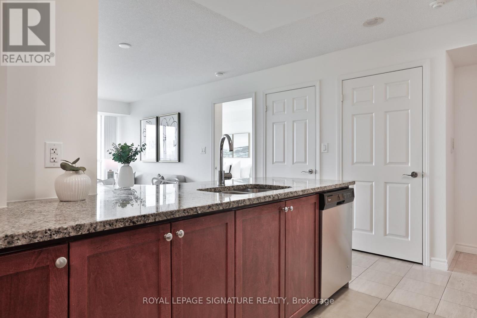 2207 - 88 Grangeway Avenue, Toronto, Ontario  M1H 0A2 - Photo 20 - E13090338
