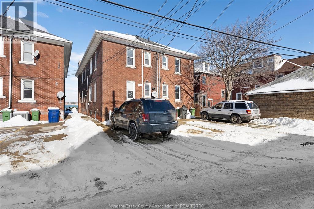 1529 Riverside Drive East, Windsor, Ontario  N9A 2V1 - Photo 2 - 26010271